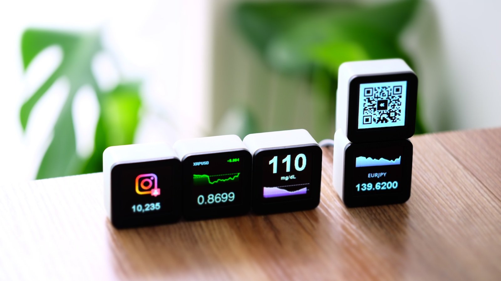 Kublet-Miniature-Desk-Monitor-Terminal-Display-001